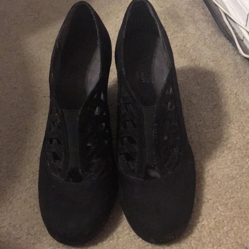 Aerosoles Suede Pumps